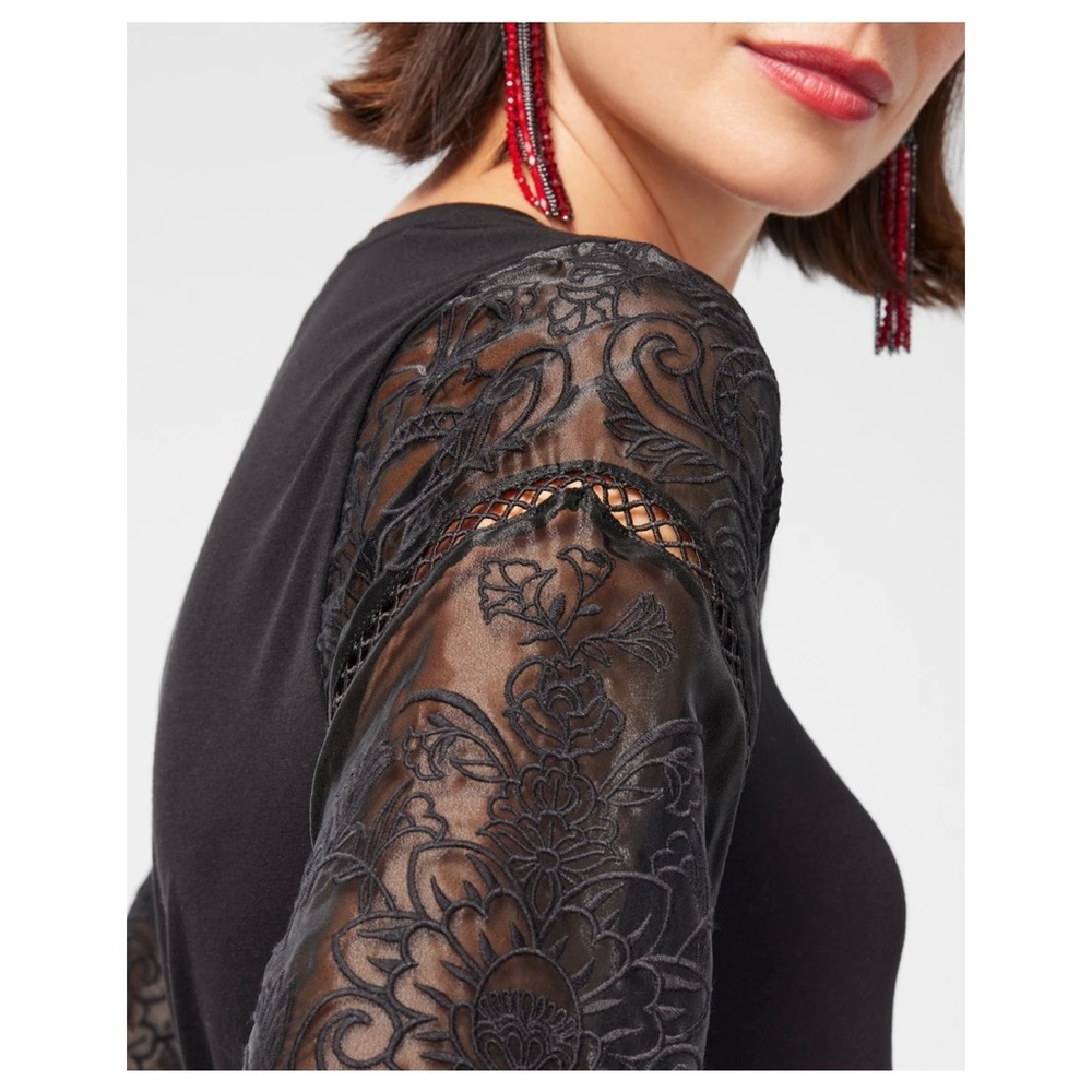 Chico’s Touch of Cool black embroidered balloon sleeve V neck top size M